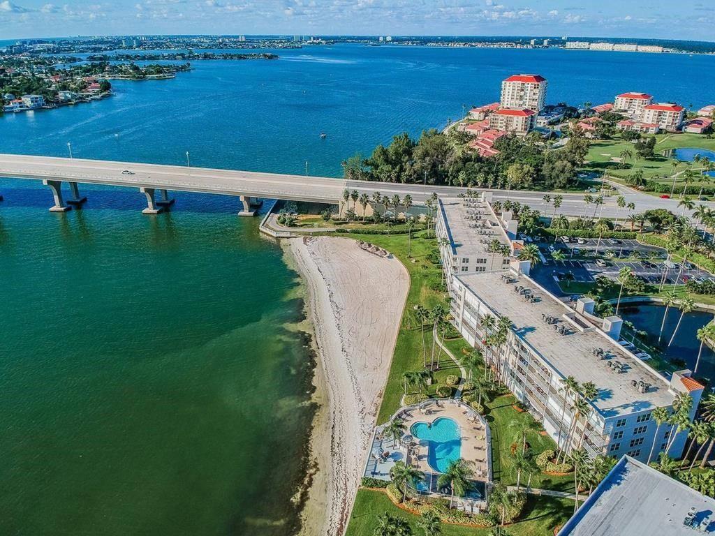 Image 3 of 19 For 6265 Sun Boulevard 309