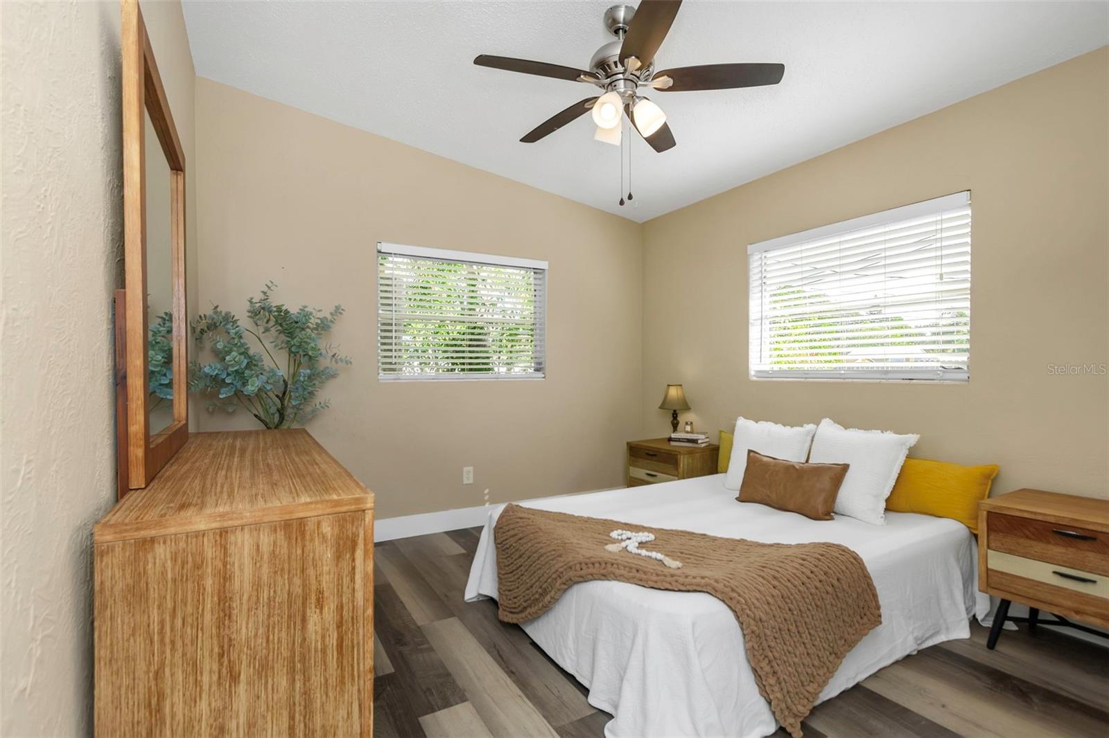 Image 14 of 19 For 676 Orangewood Drive