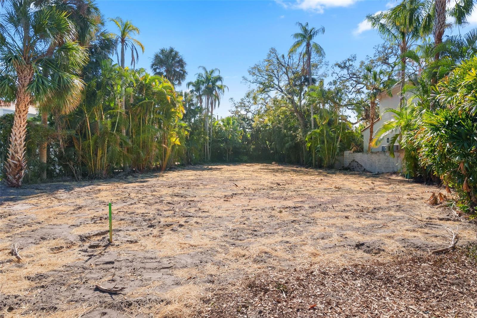 Listing photo id 1 for 808 Bayside Drive