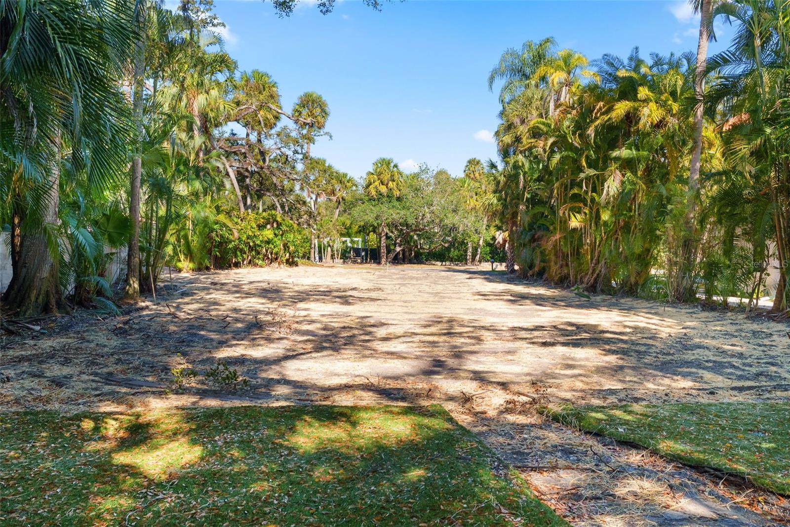 Listing photo id 3 for 808 Bayside Drive