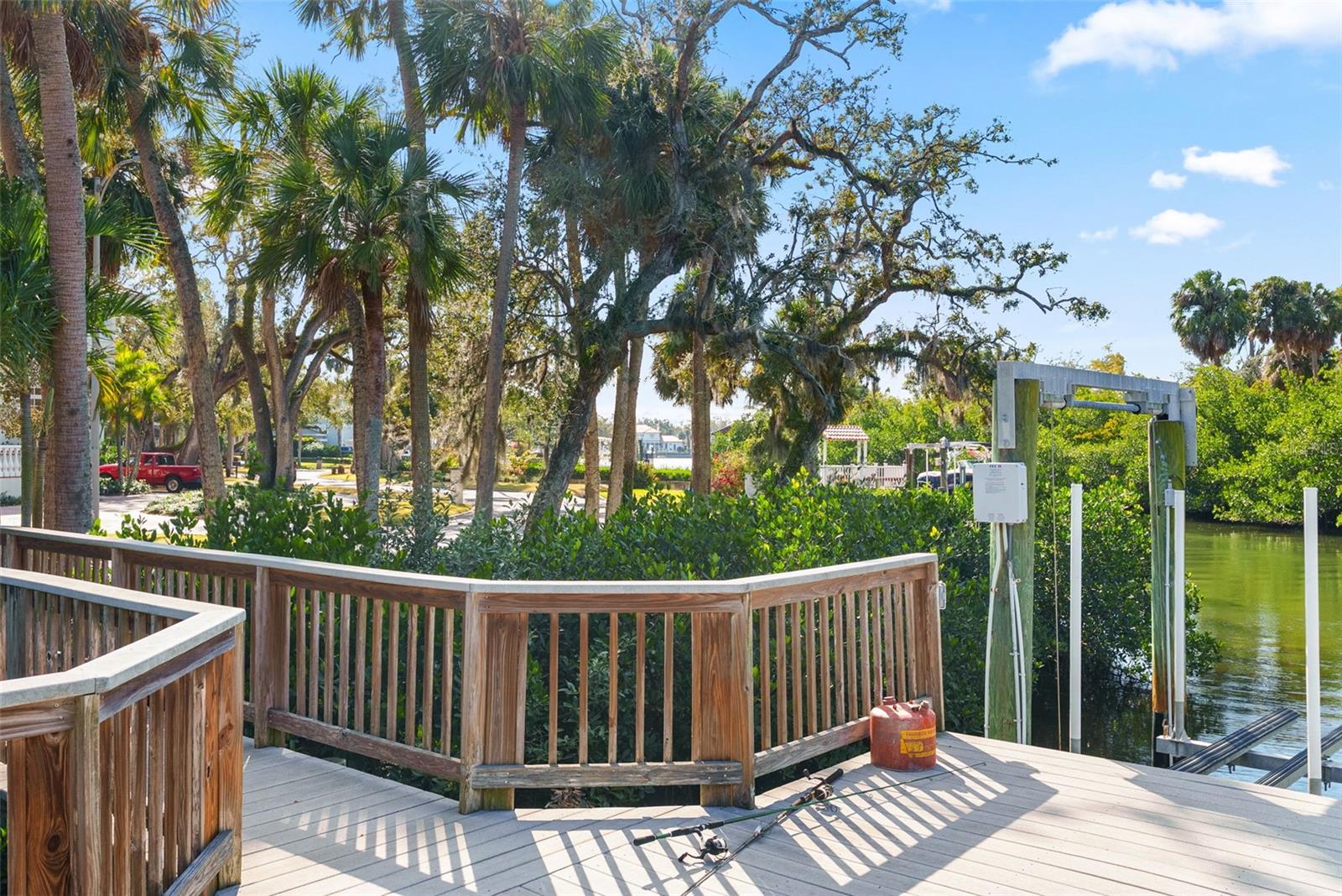 Listing photo id 7 for 808 Bayside Drive