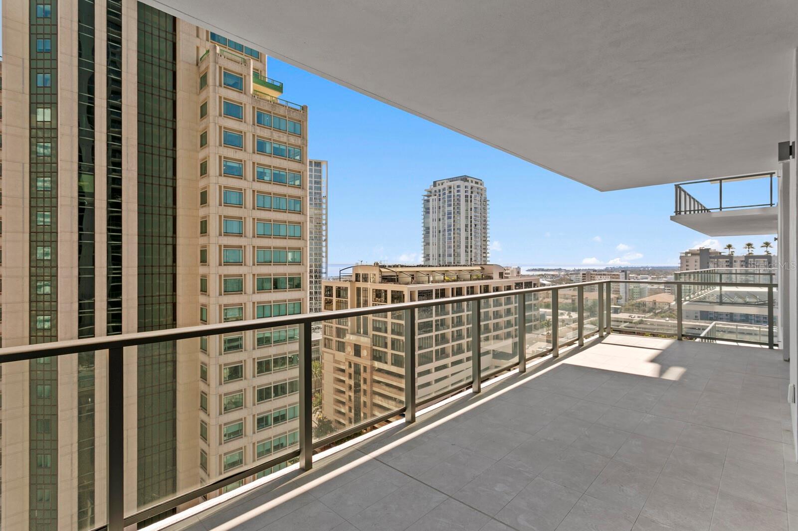 Image 11 of 65 For 275 1st Avenue S 1604