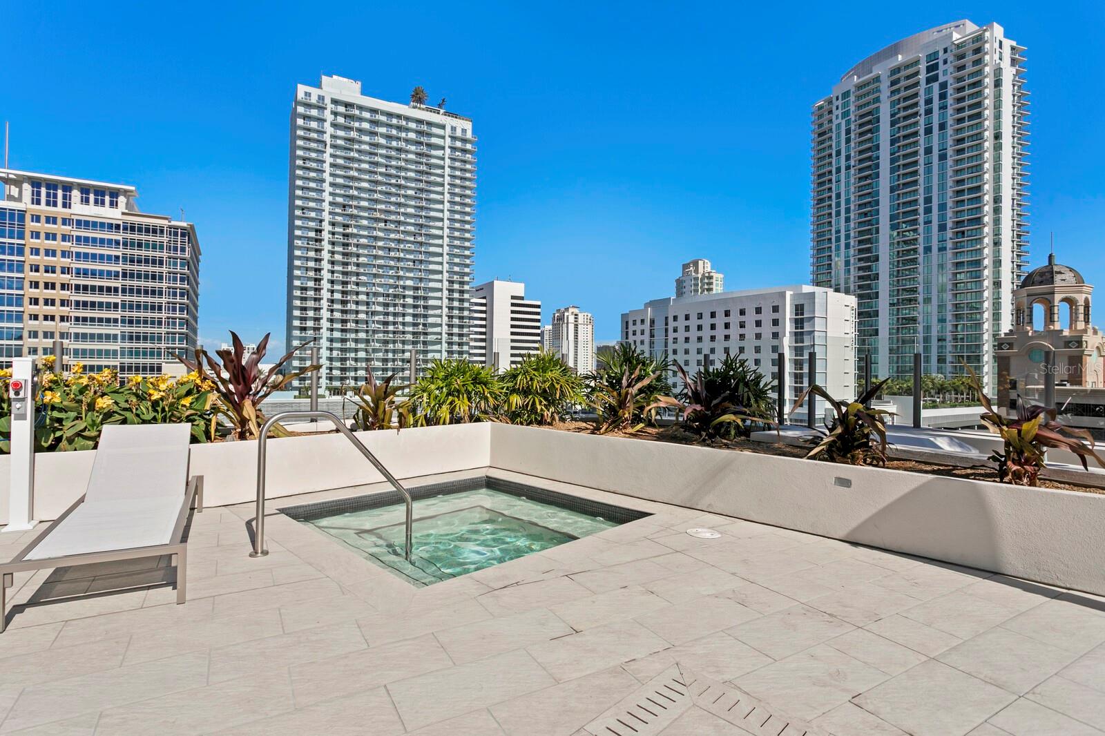 Image 29 of 65 For 275 1st Avenue S 1604