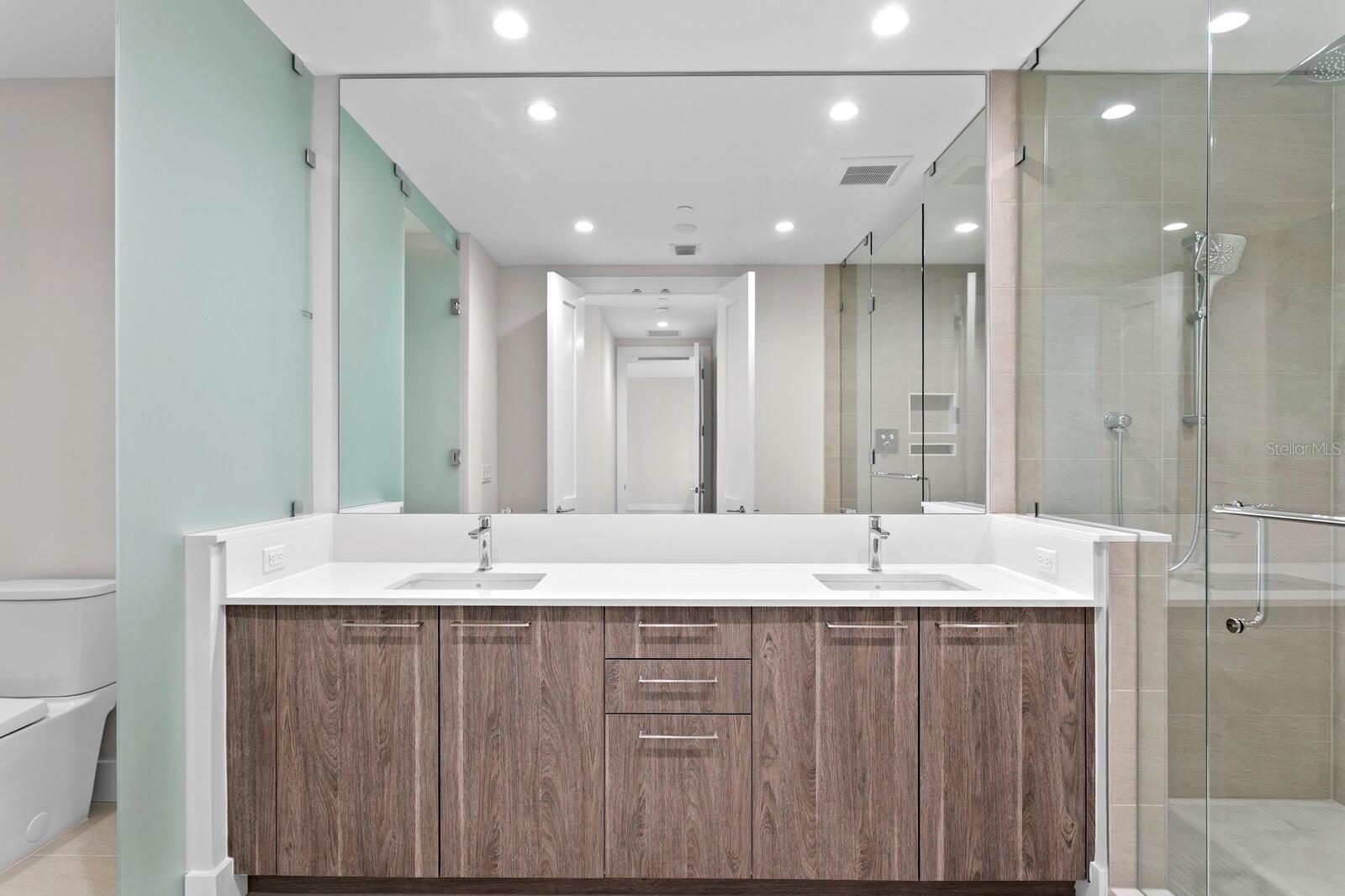 Image 57 of 65 For 275 1st Avenue S 1604