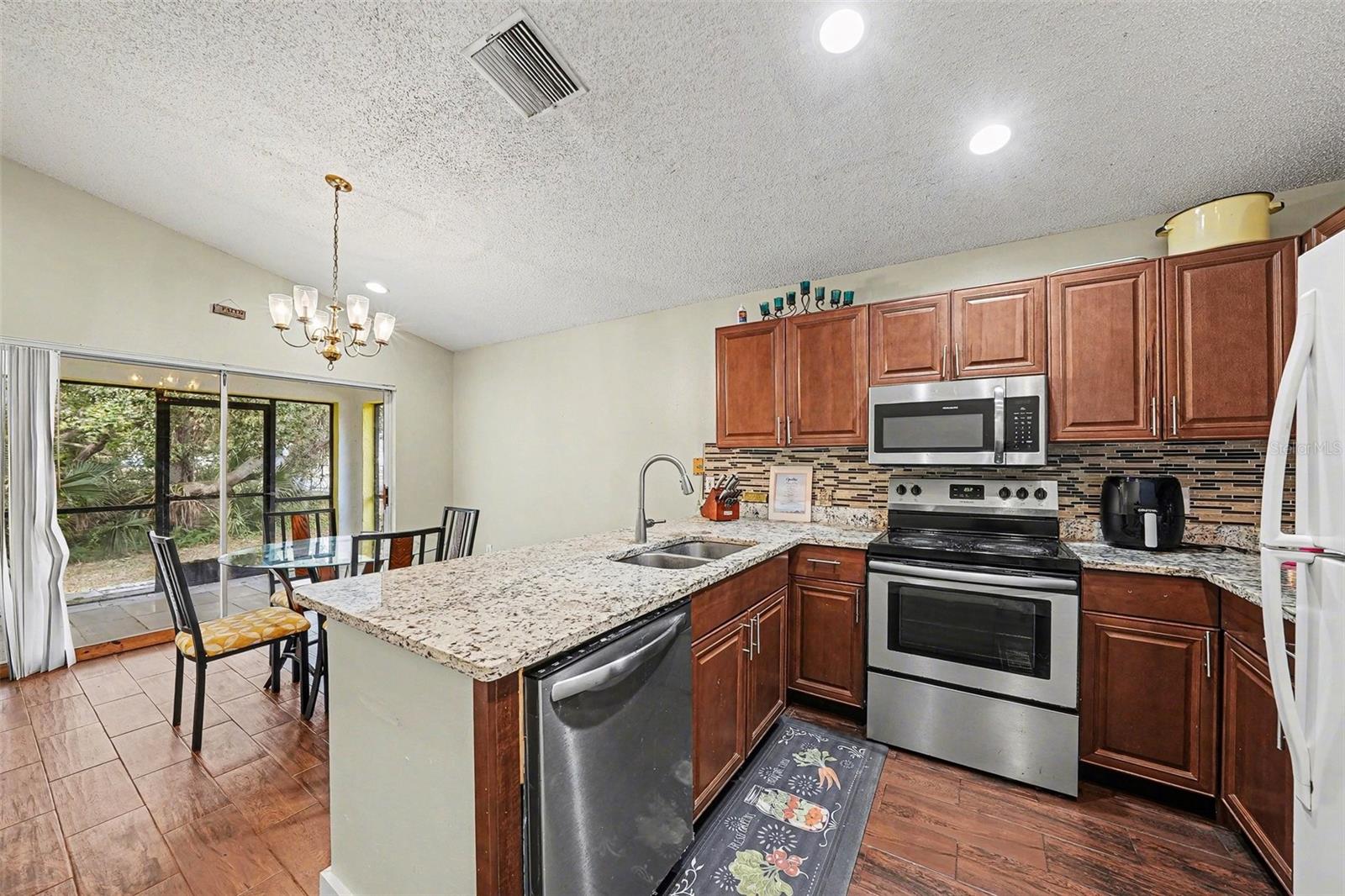 Image 5 of 22 For 1817 Coyote Place