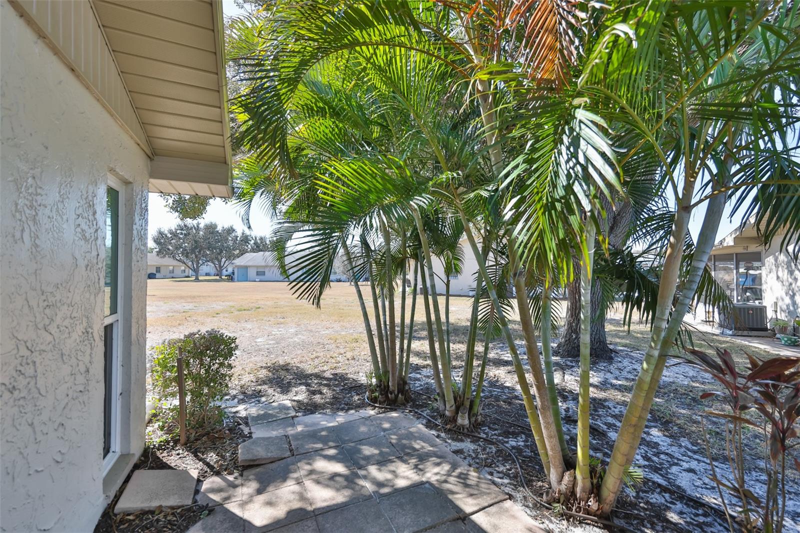 Image 13 of 67 For 1906 Canterbury Lane 16