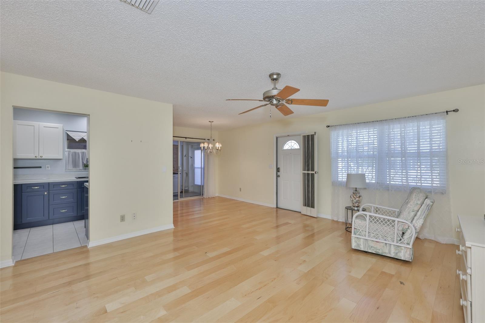 Image 15 of 67 For 1906 Canterbury Lane 16