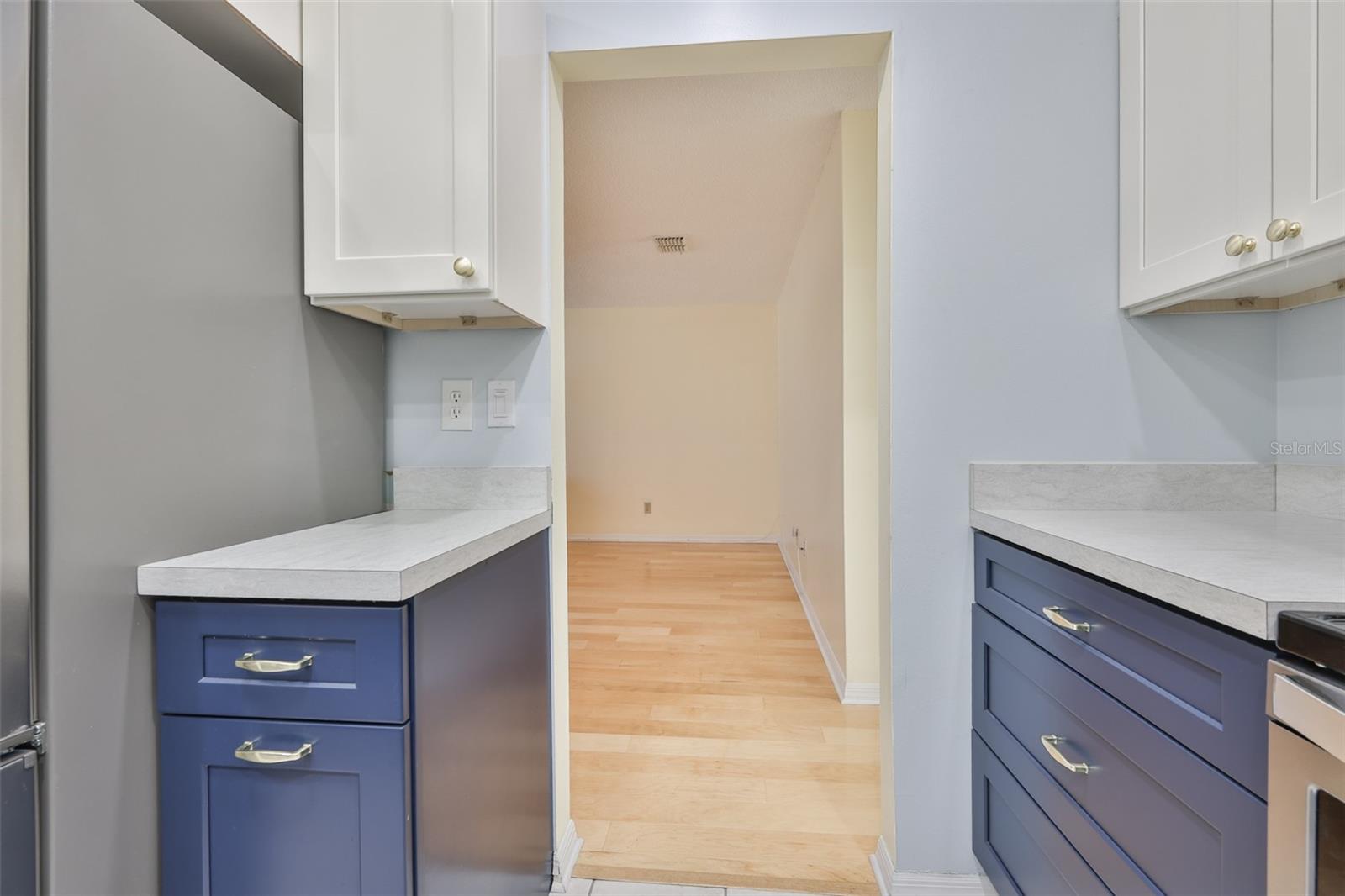 Image 24 of 67 For 1906 Canterbury Lane 16