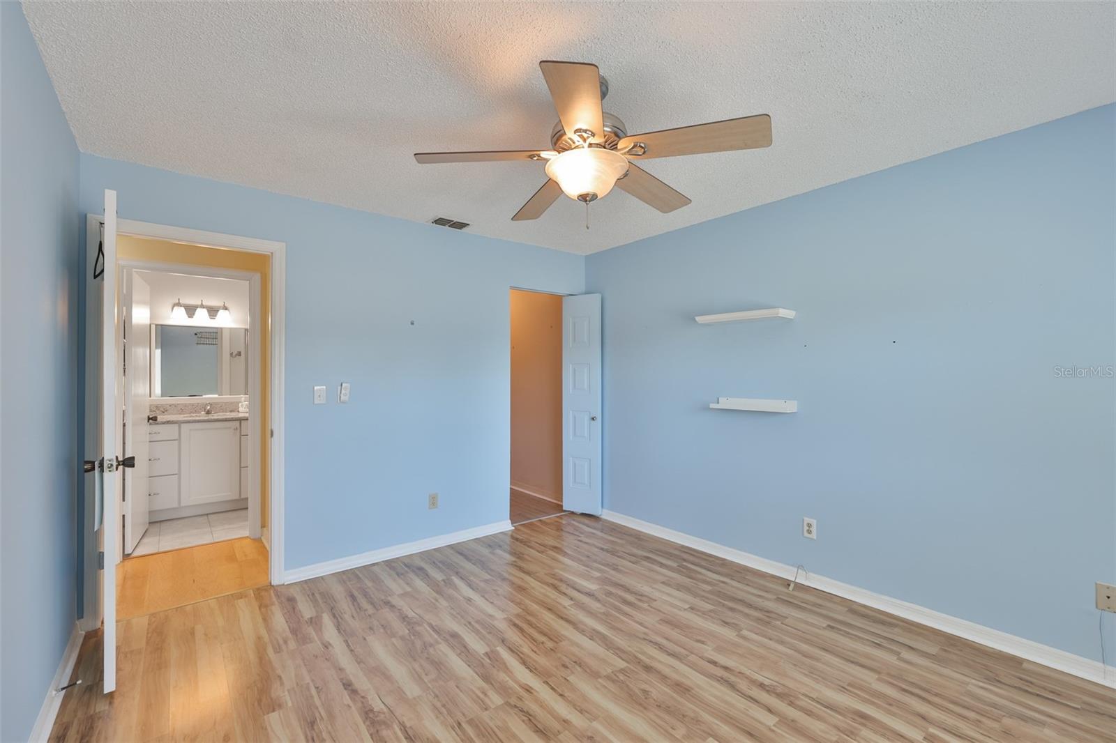 Image 30 of 67 For 1906 Canterbury Lane 16