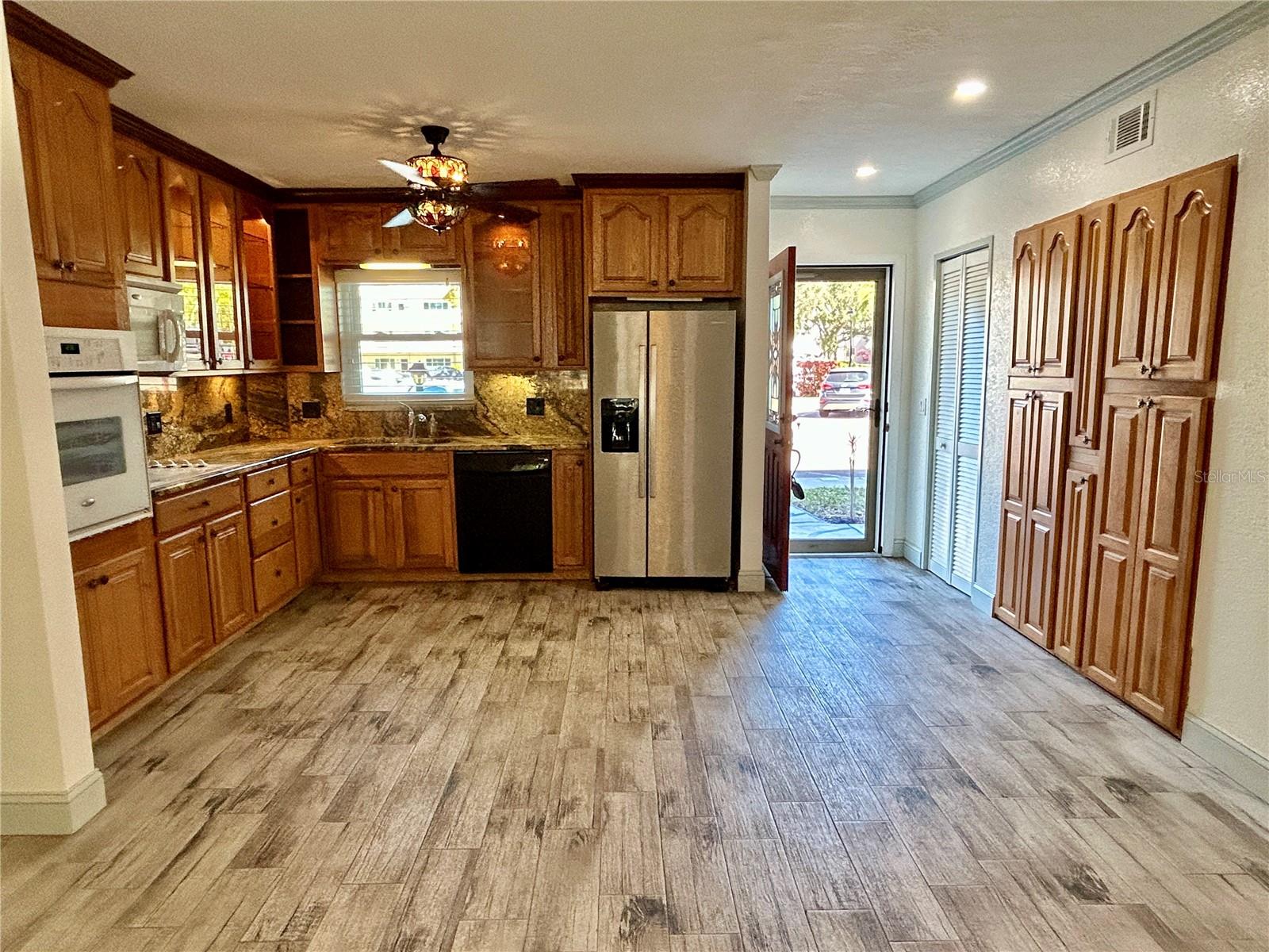 Image 16 of 61 For 2261 Swedish Drive 21