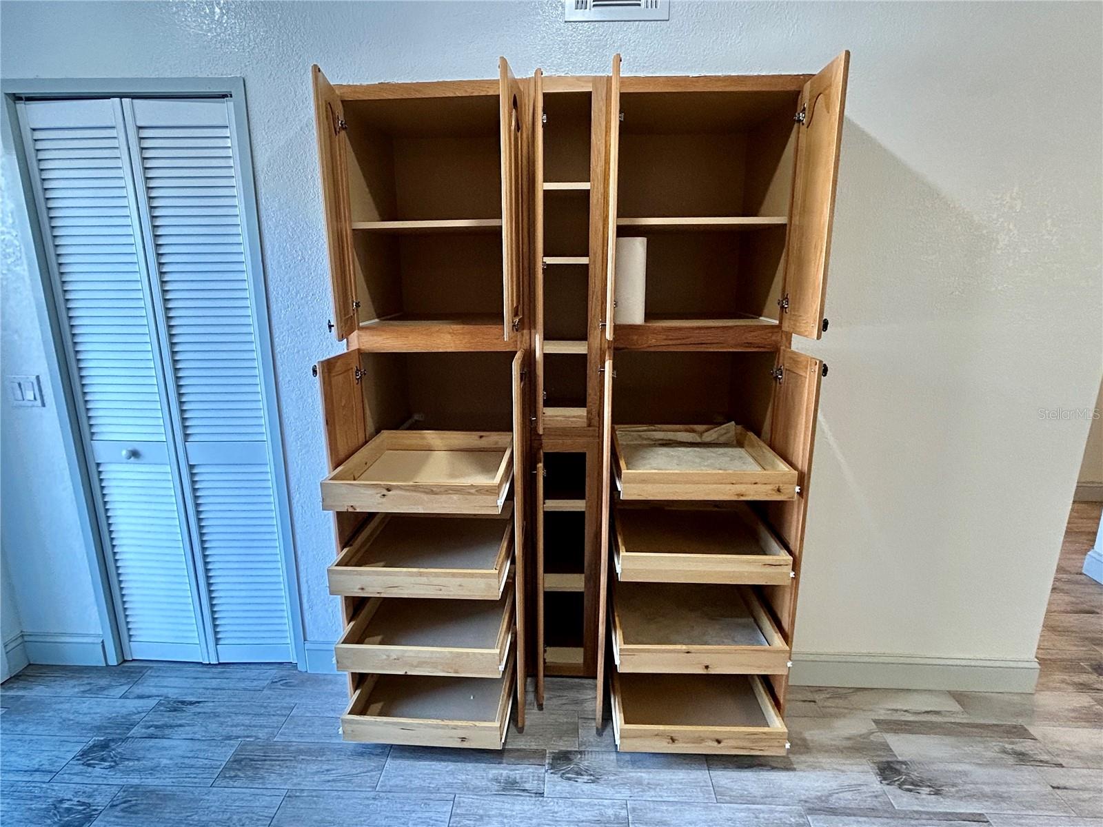 Image 9 of 61 For 2261 Swedish Drive 21