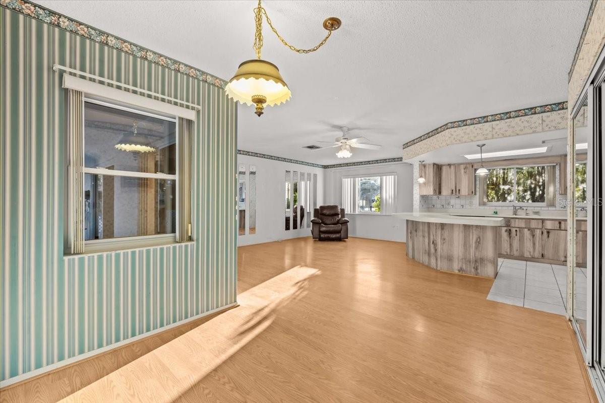 Image 14 of 49 For 7132 Bramblewood Drive