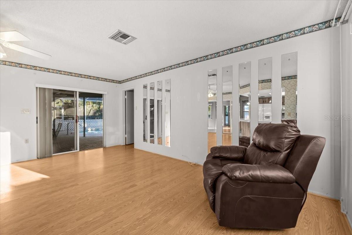 Image 16 of 49 For 7132 Bramblewood Drive