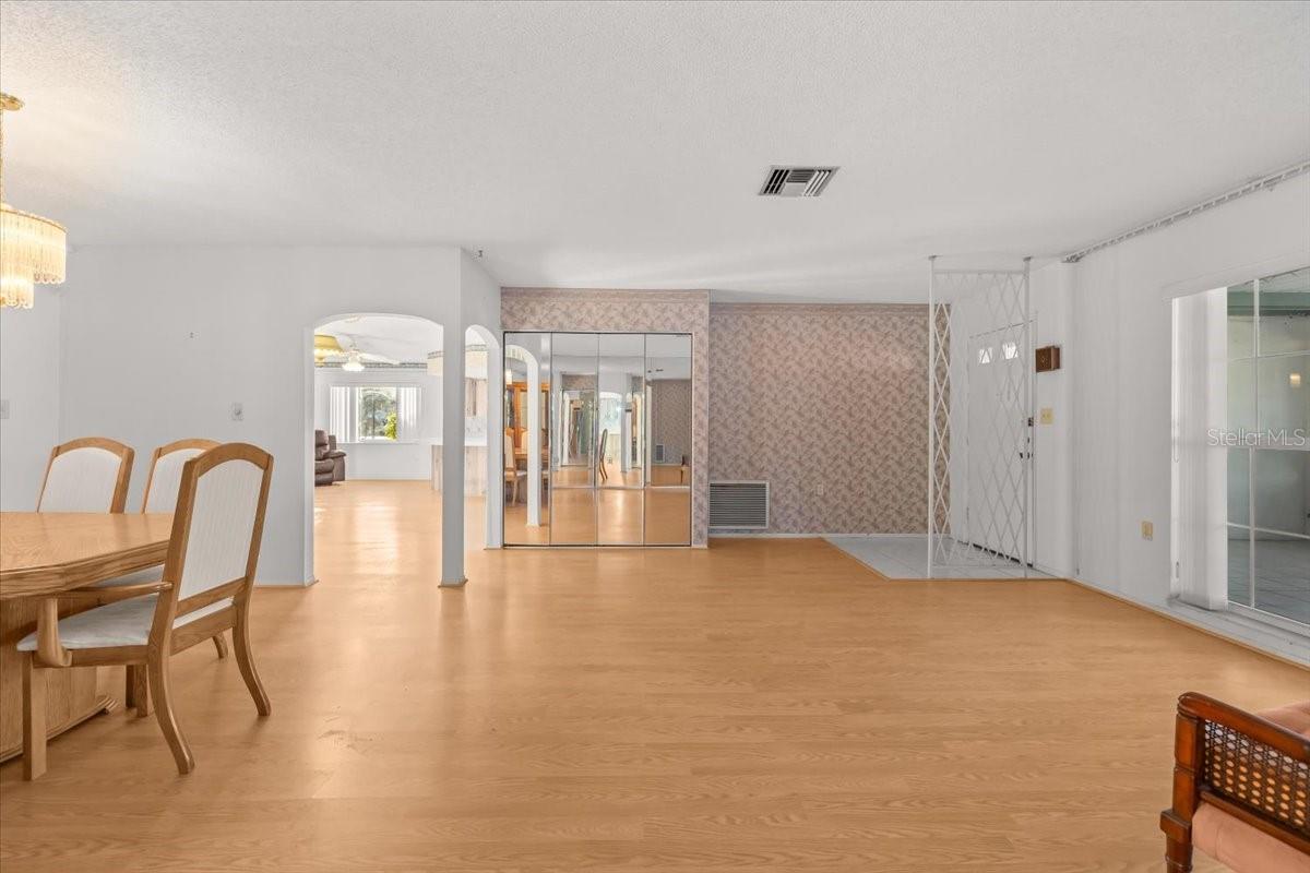 Image 31 of 49 For 7132 Bramblewood Drive