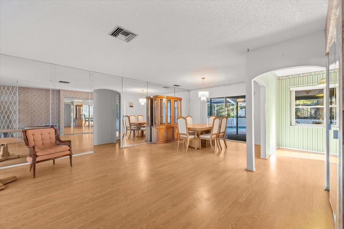 Image 9 of 49 For 7132 Bramblewood Drive