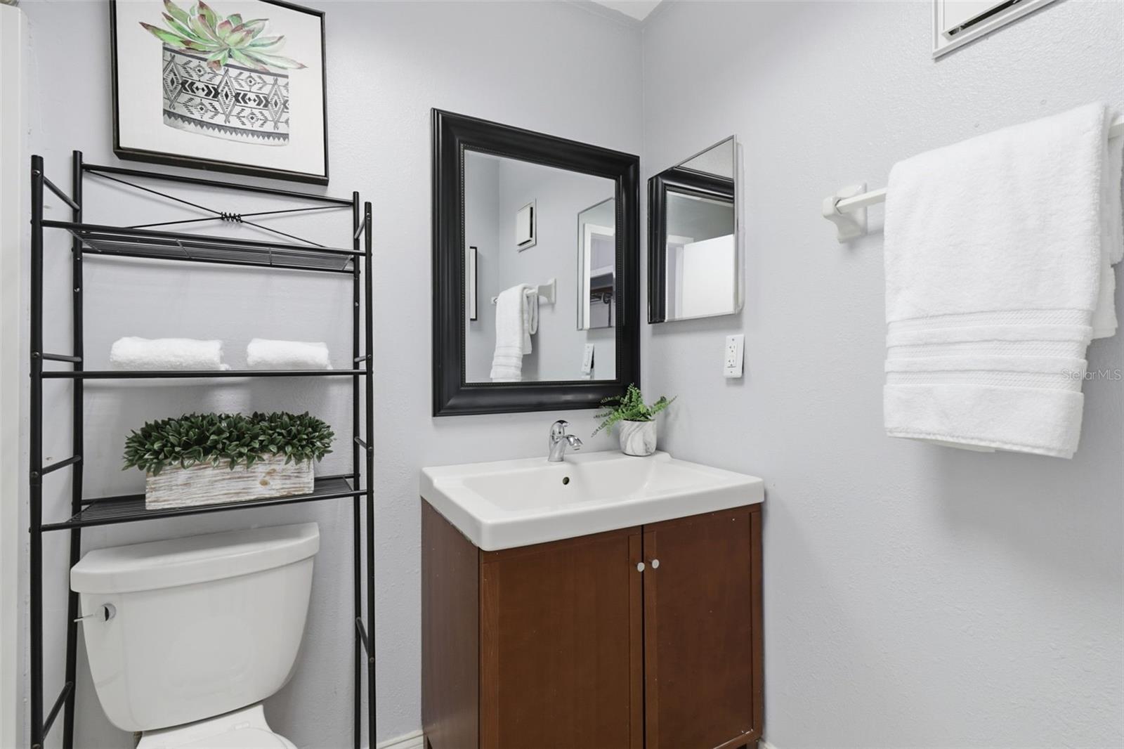 Image 15 of 24 For 11808 Raintree Lake Lane C