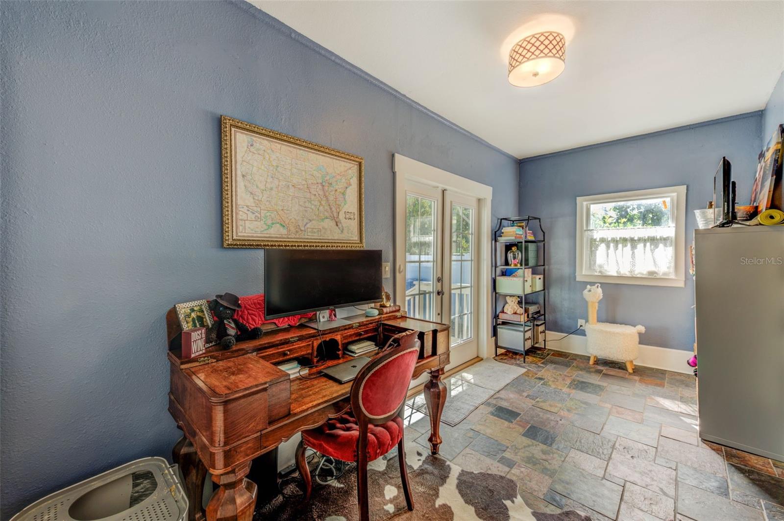 Image 17 of 36 For 615 Grove Street N