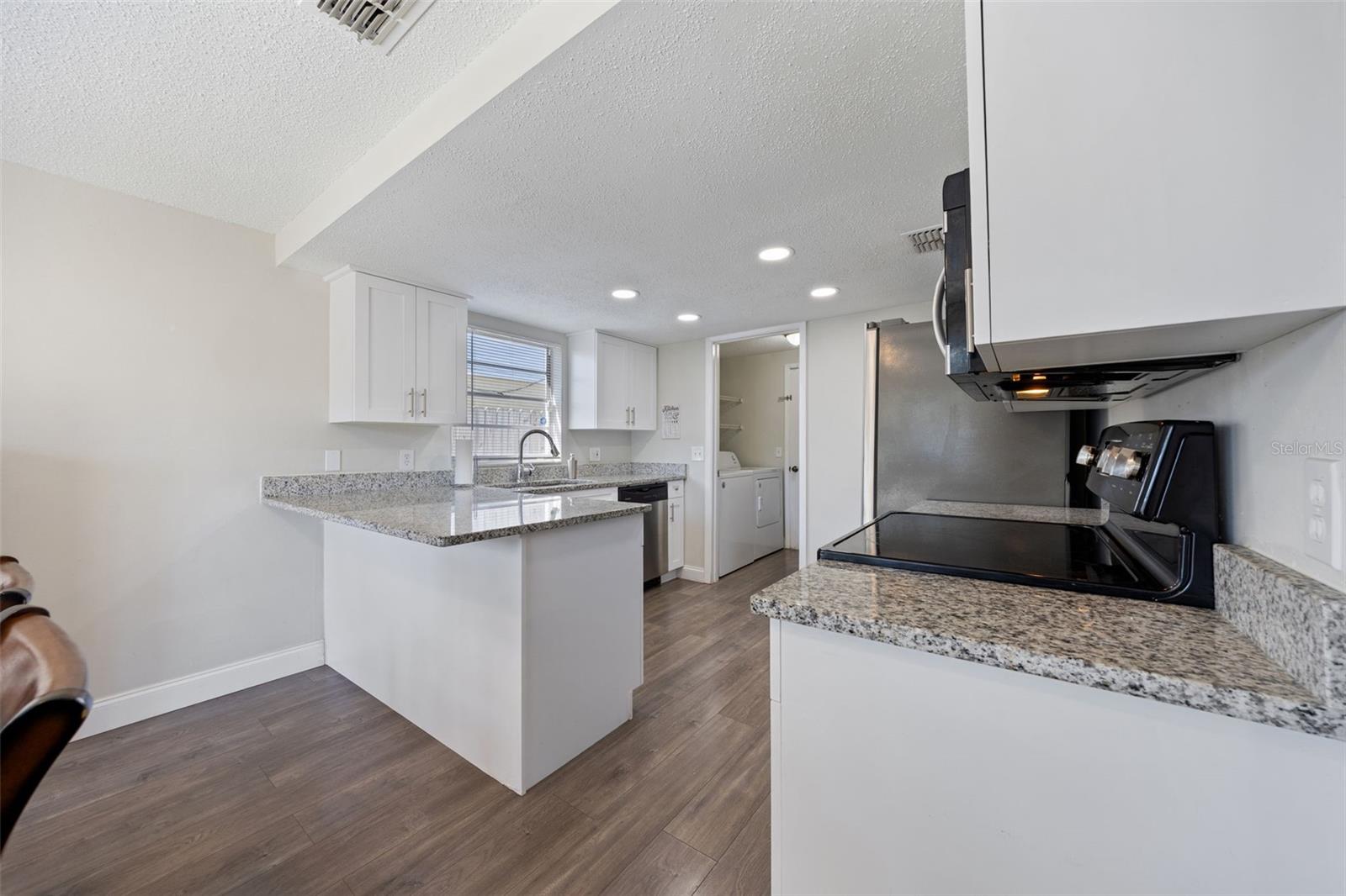 Image 12 of 39 For 7212 Lunita Court