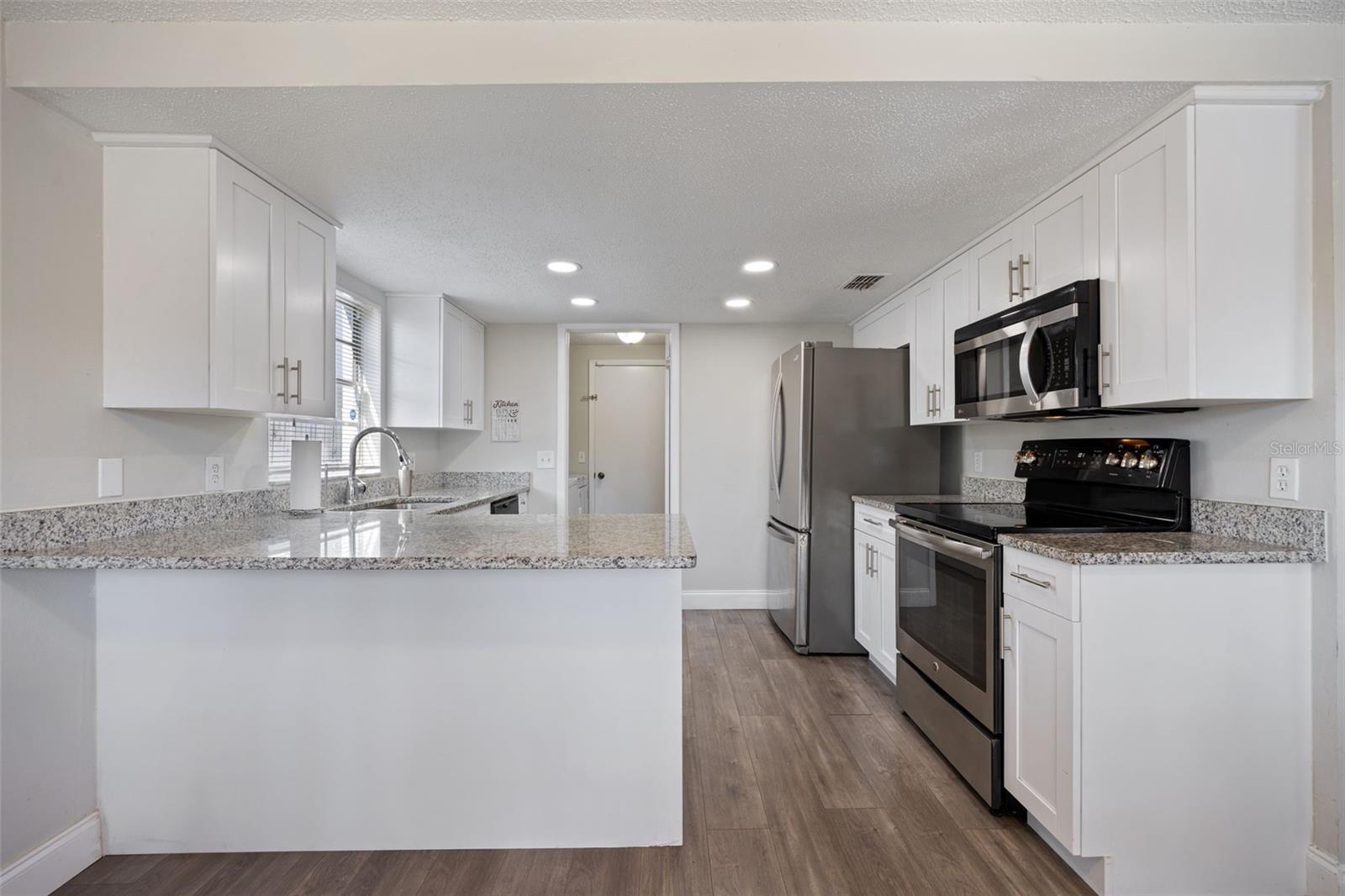 Image 13 of 39 For 7212 Lunita Court