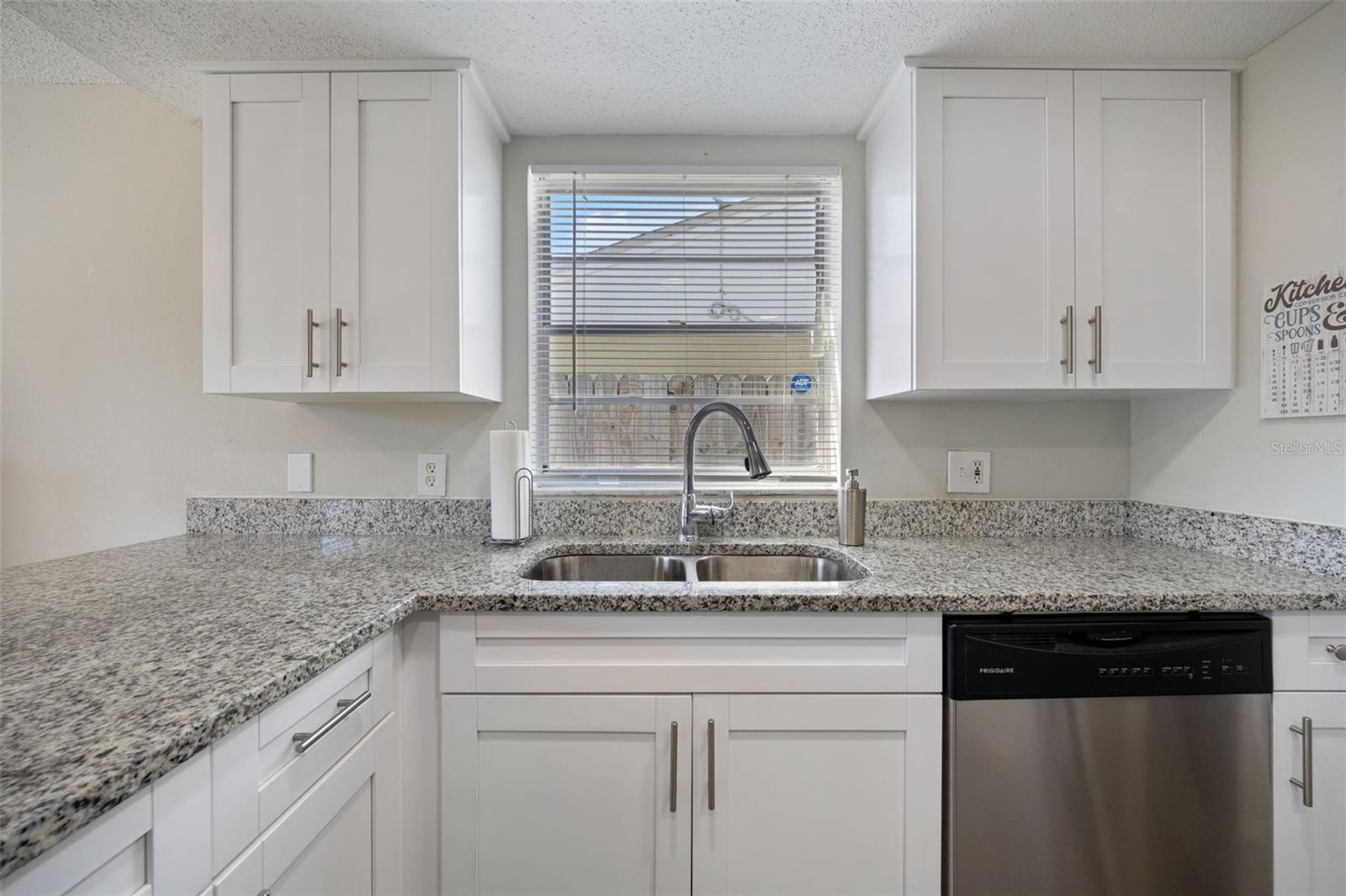 Image 16 of 39 For 7212 Lunita Court