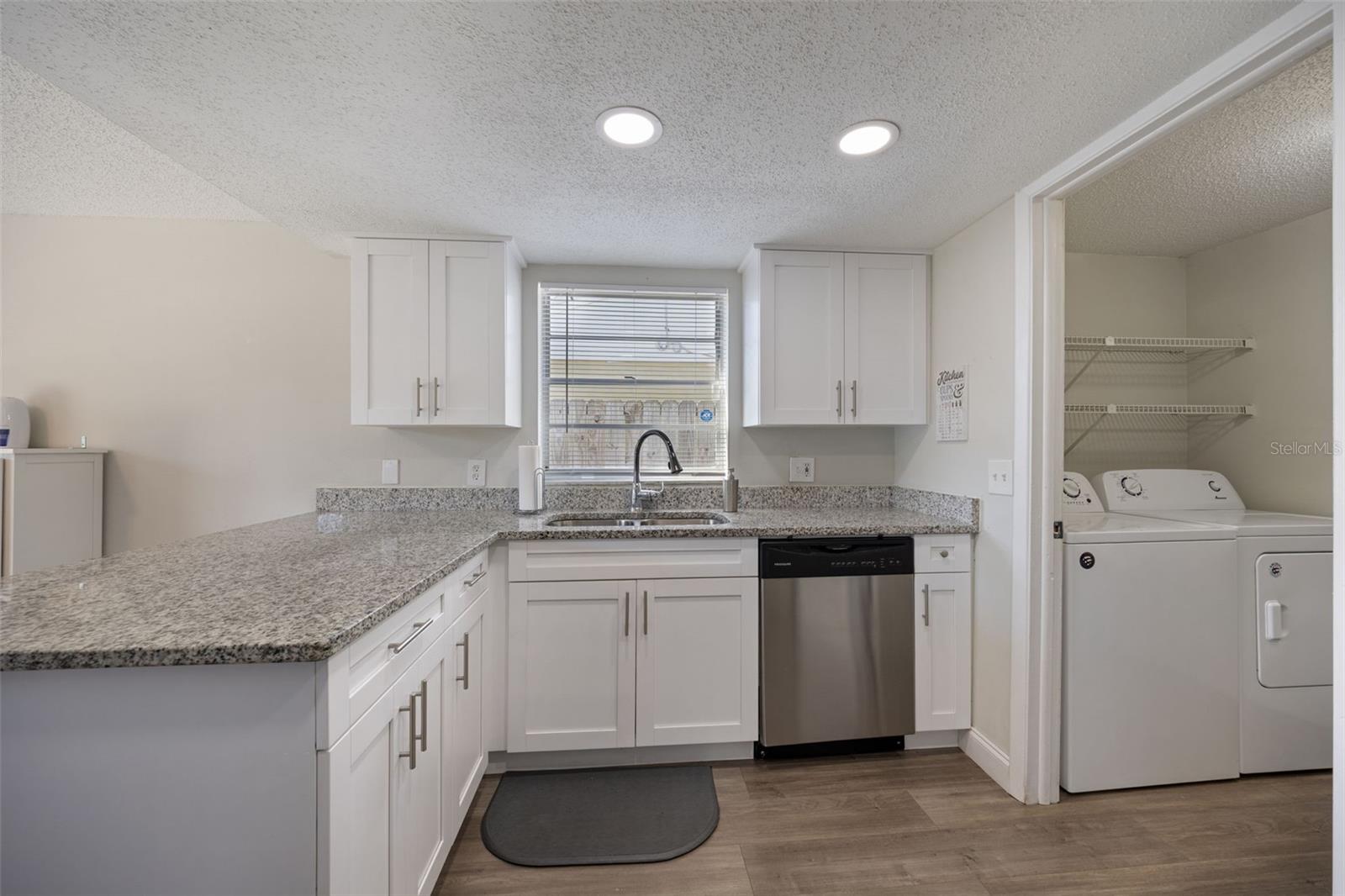 Image 17 of 39 For 7212 Lunita Court