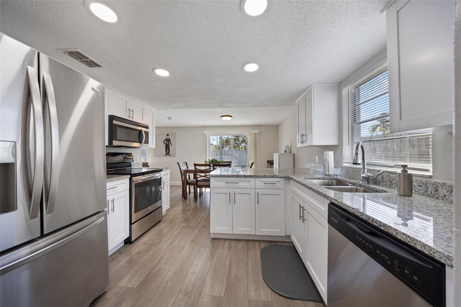 Image 18 of 39 For 7212 Lunita Court