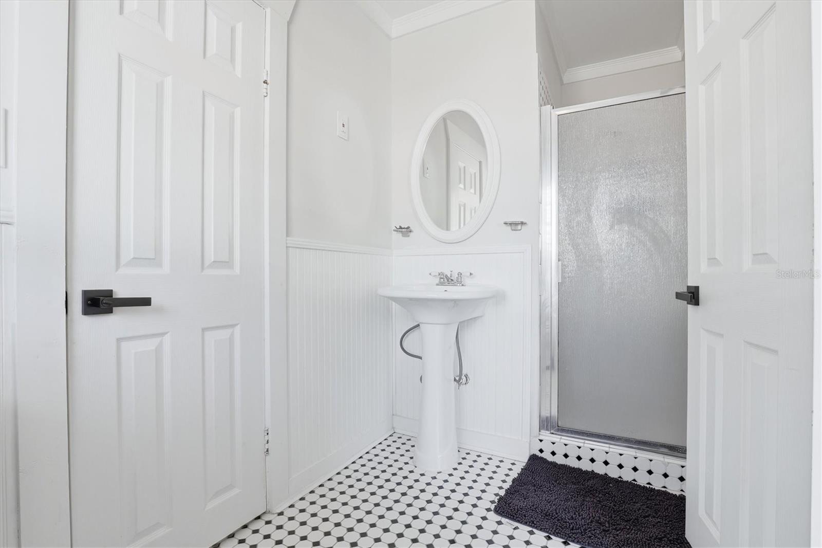 Image 18 of 24 For 206 Genesee Street