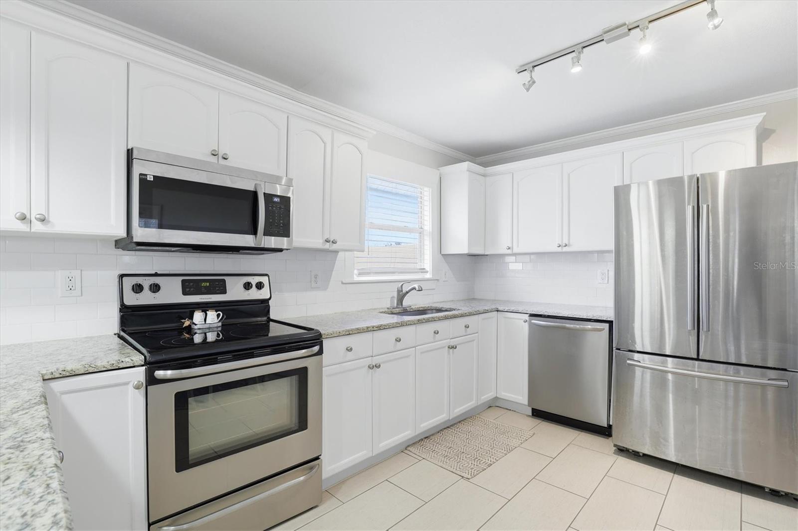 Image 5 of 24 For 206 Genesee Street