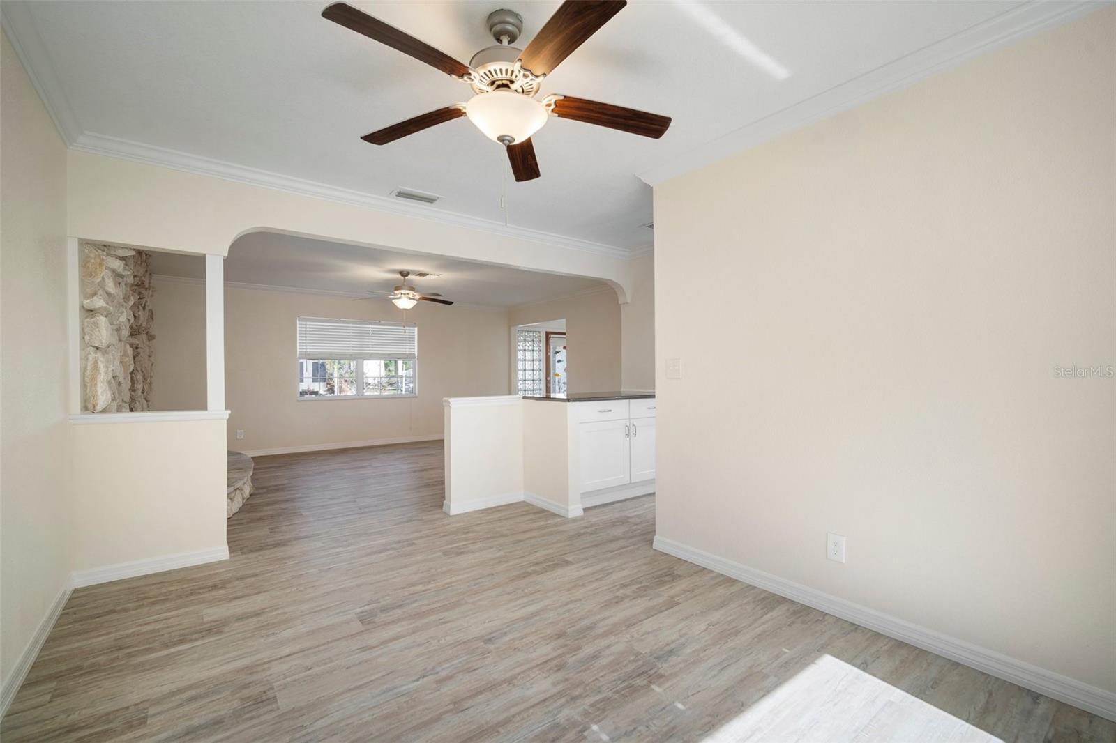 Image 12 of 40 For 910 Spindle Palm Way