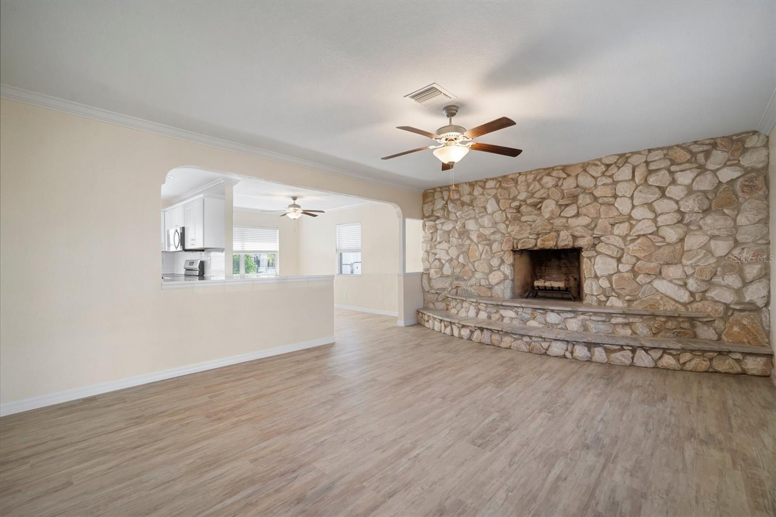 Image 15 of 40 For 910 Spindle Palm Way