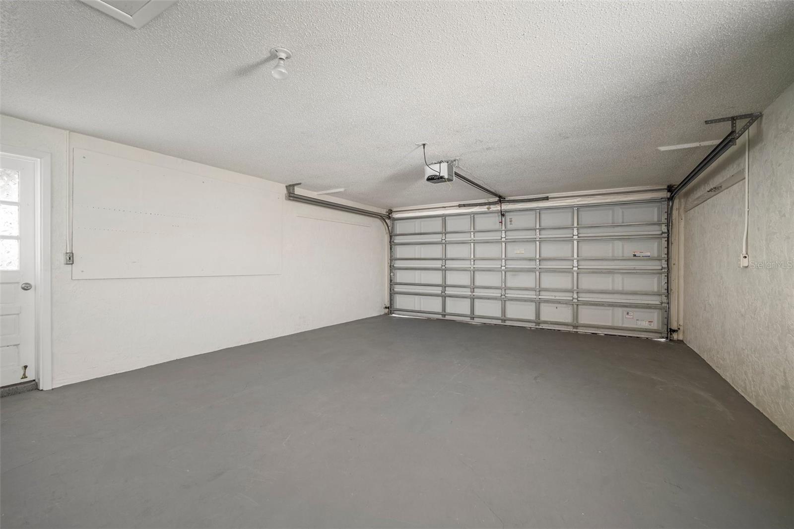 Image 23 of 40 For 910 Spindle Palm Way