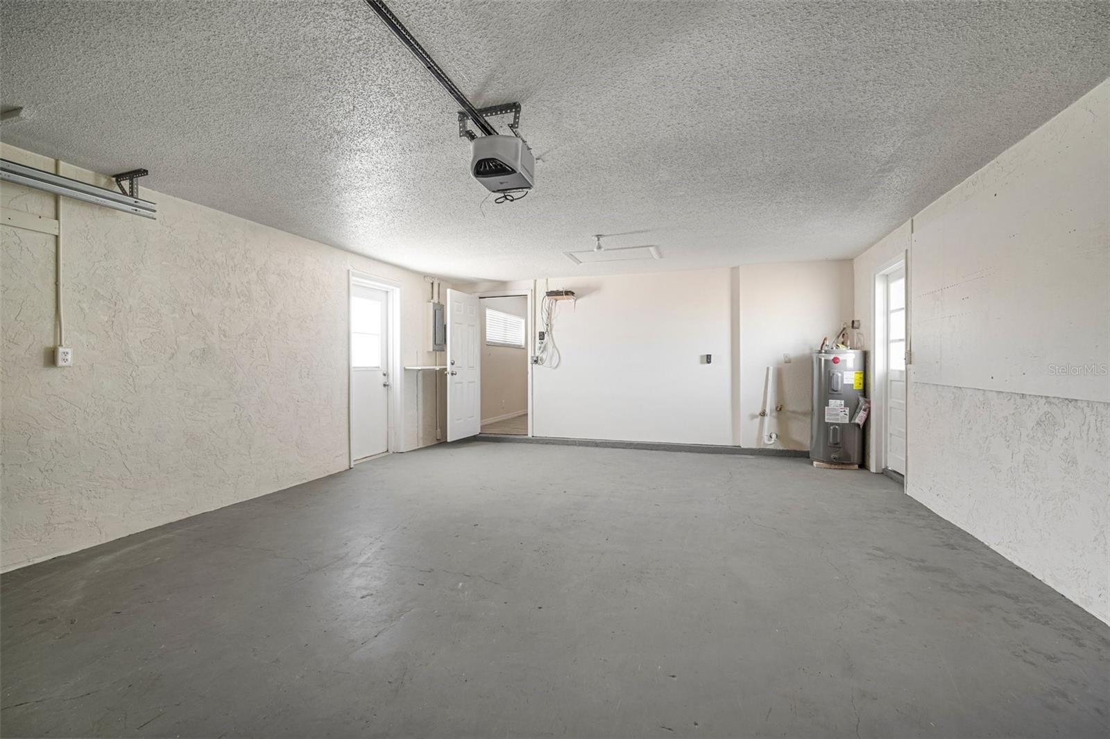 Image 24 of 40 For 910 Spindle Palm Way