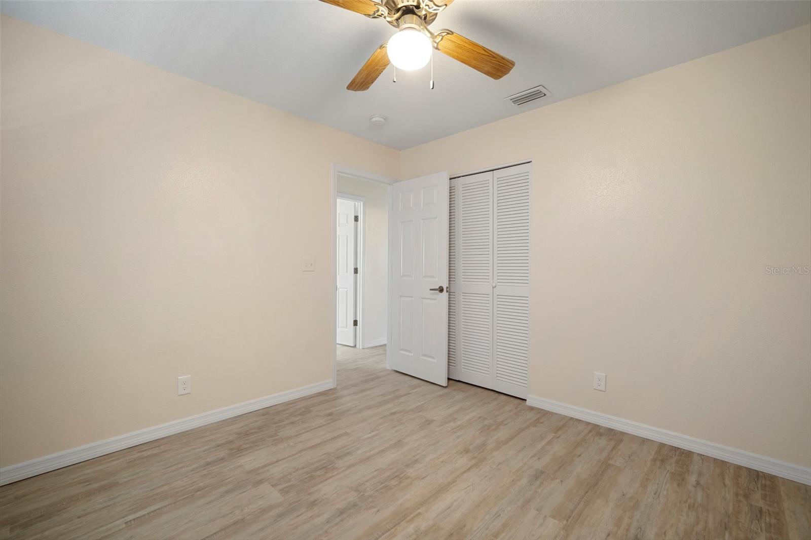 Image 30 of 40 For 910 Spindle Palm Way