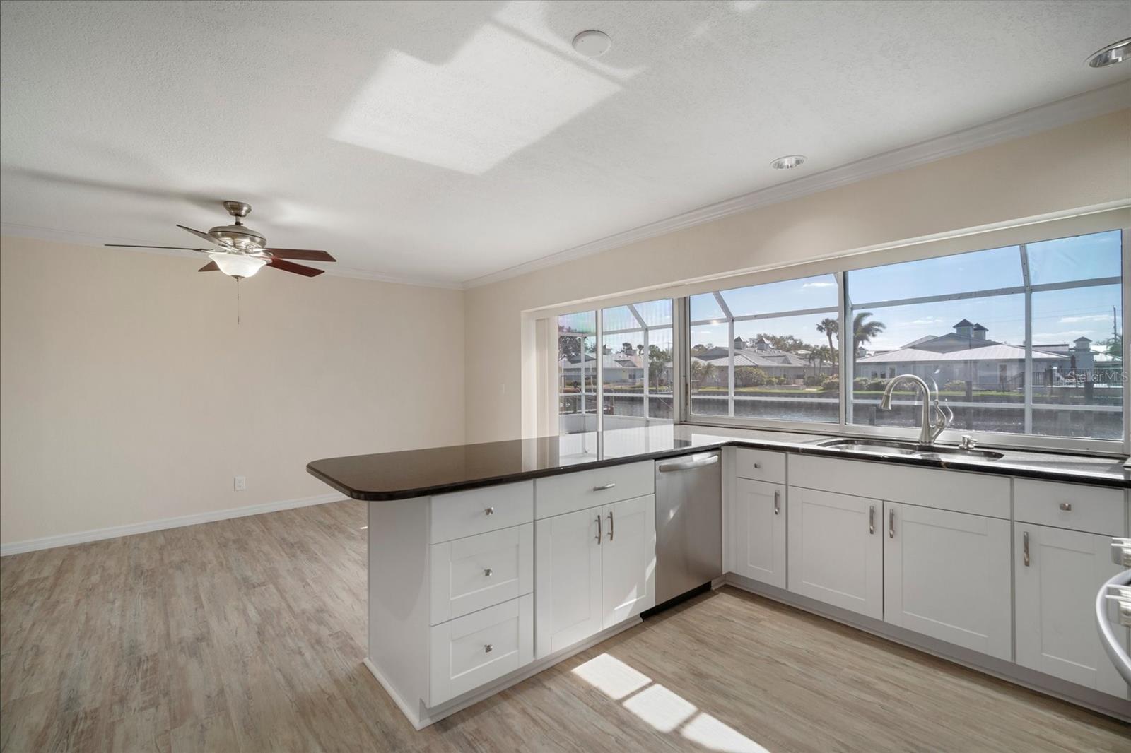 Image 4 of 40 For 910 Spindle Palm Way