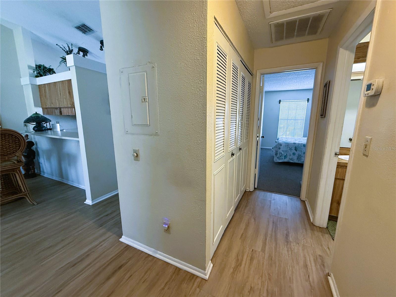 Image 19 of 33 For 232 Nautilus Way 11