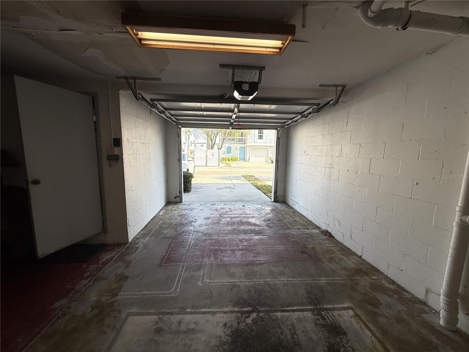 Image 23 of 33 For 232 Nautilus Way 11