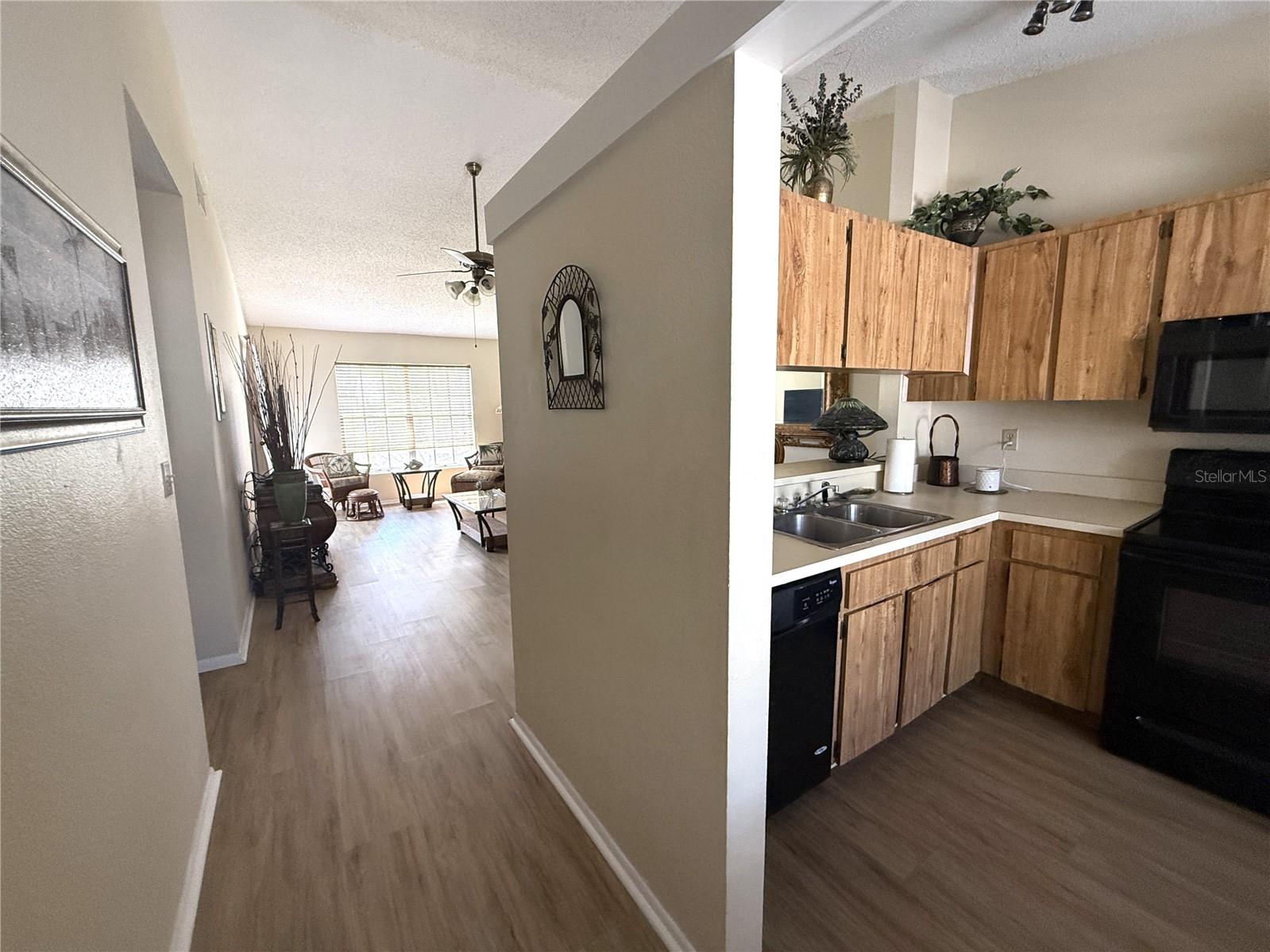 Image 7 of 33 For 232 Nautilus Way 11