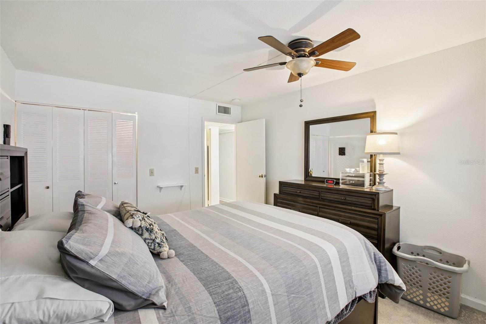 Image 16 of 57 For 202 Bedford Trail 116