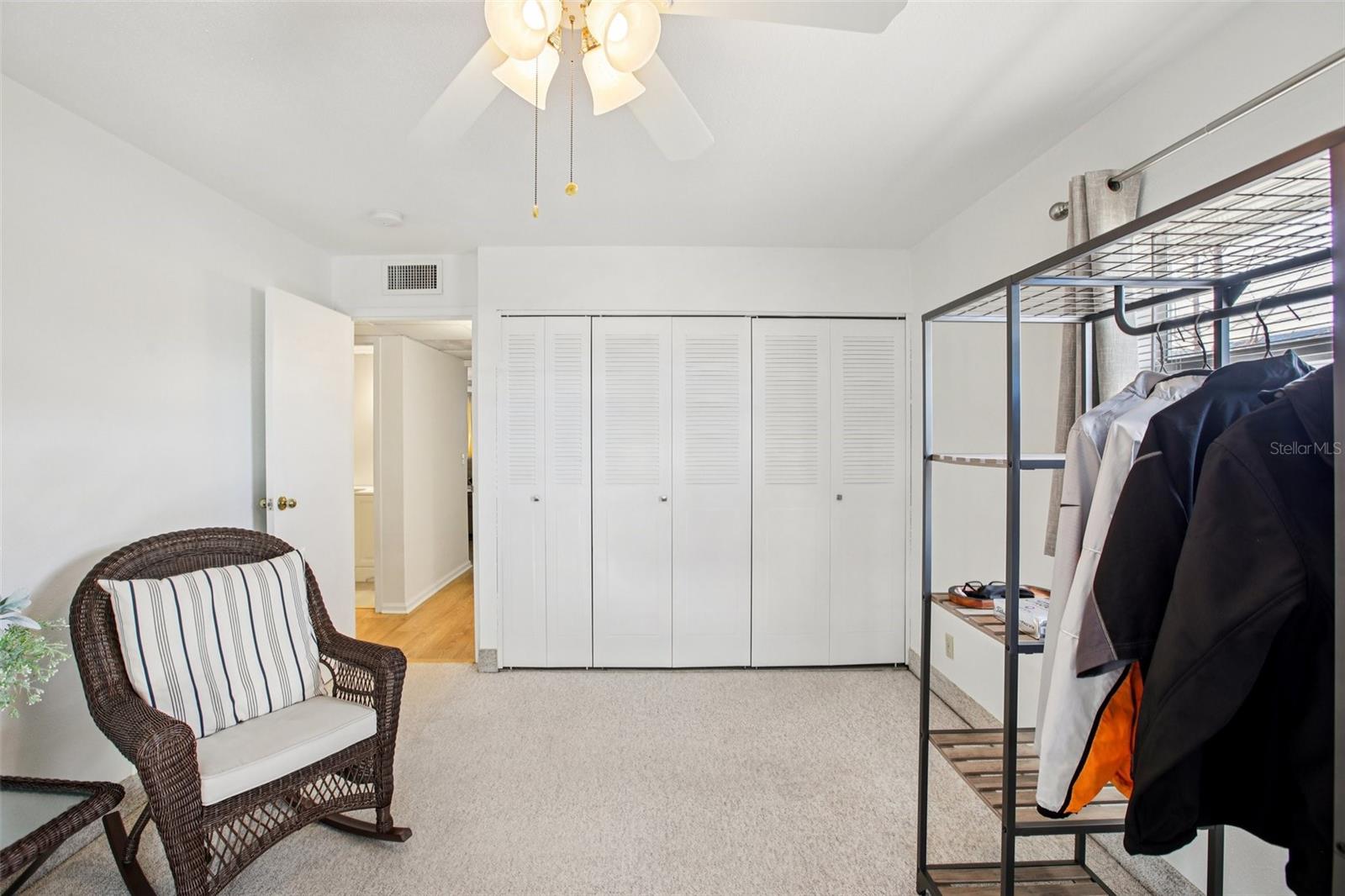 Image 18 of 57 For 202 Bedford Trail 116