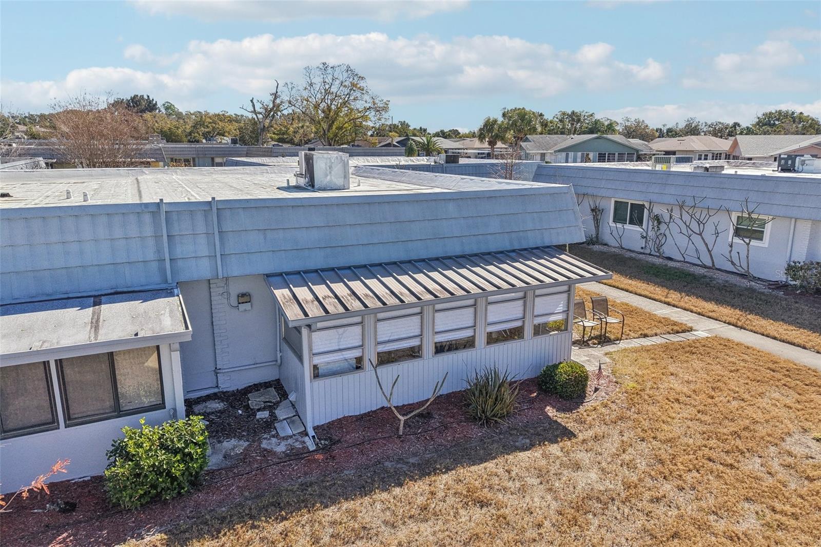 Image 25 of 57 For 202 Bedford Trail 116