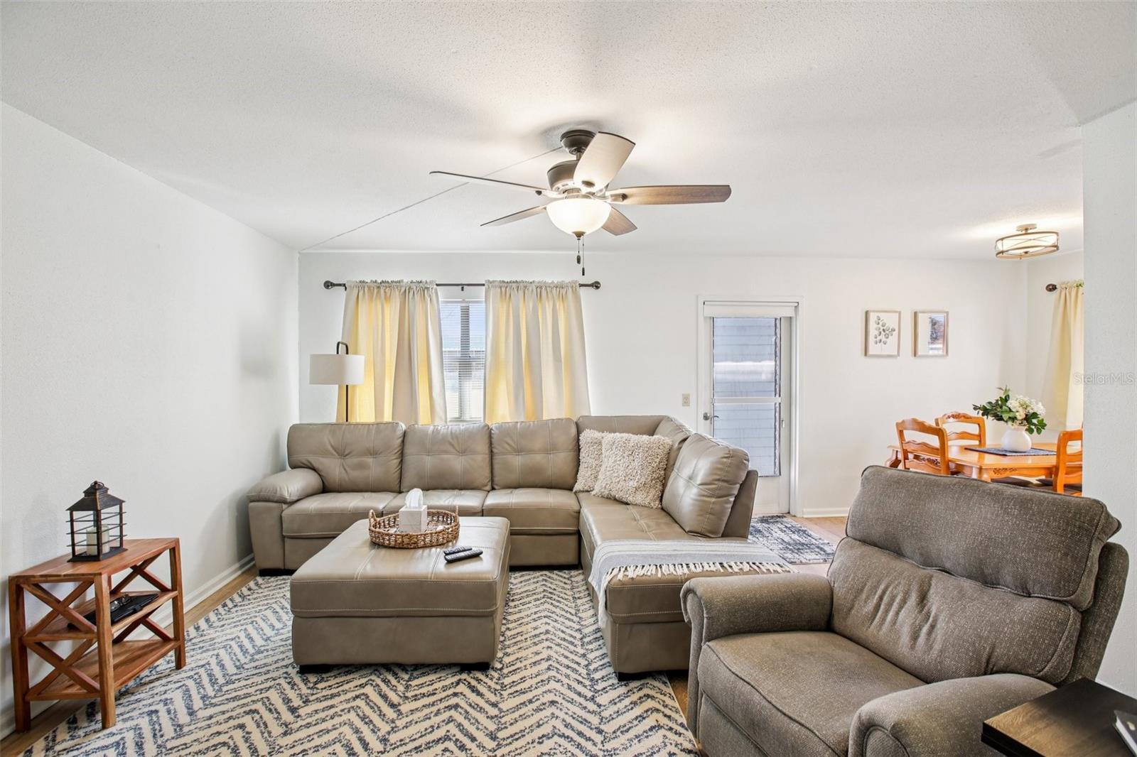 Image 7 of 57 For 202 Bedford Trail 116