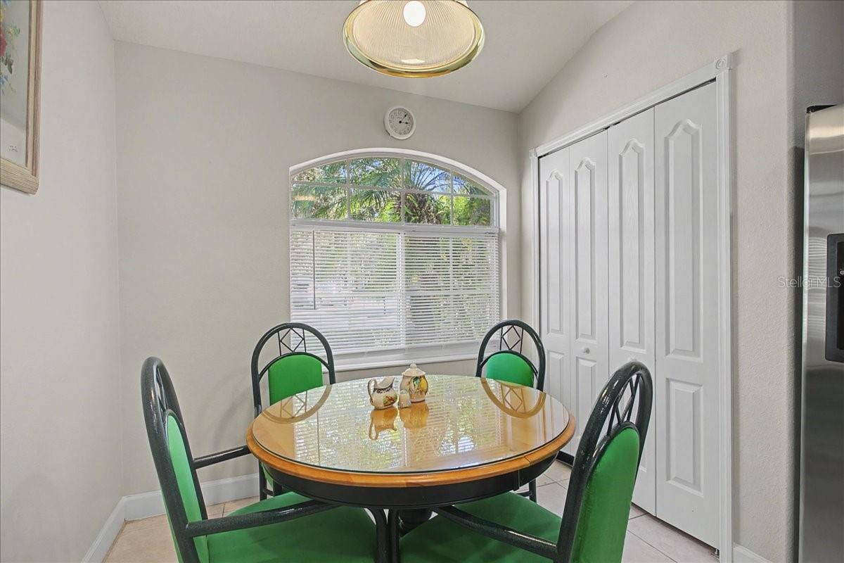 Listing photo id 19 for 16204 Hampton Trace Court