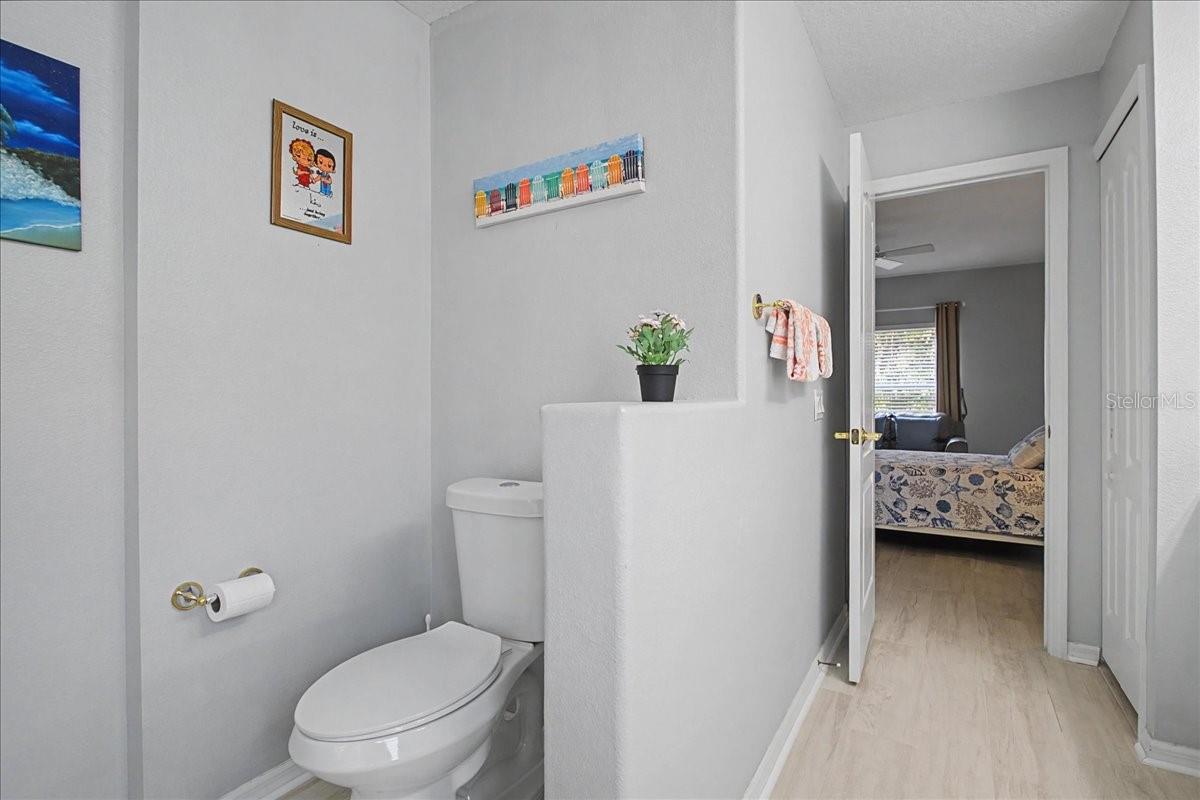 Listing photo id 30 for 16204 Hampton Trace Court