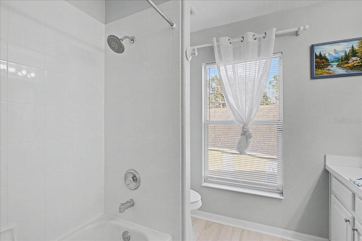 Listing photo id 40 for 16204 Hampton Trace Court