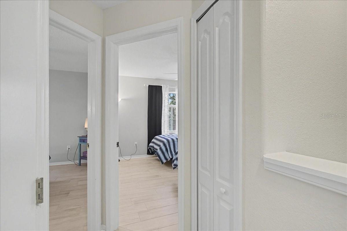 Listing photo id 43 for 16204 Hampton Trace Court