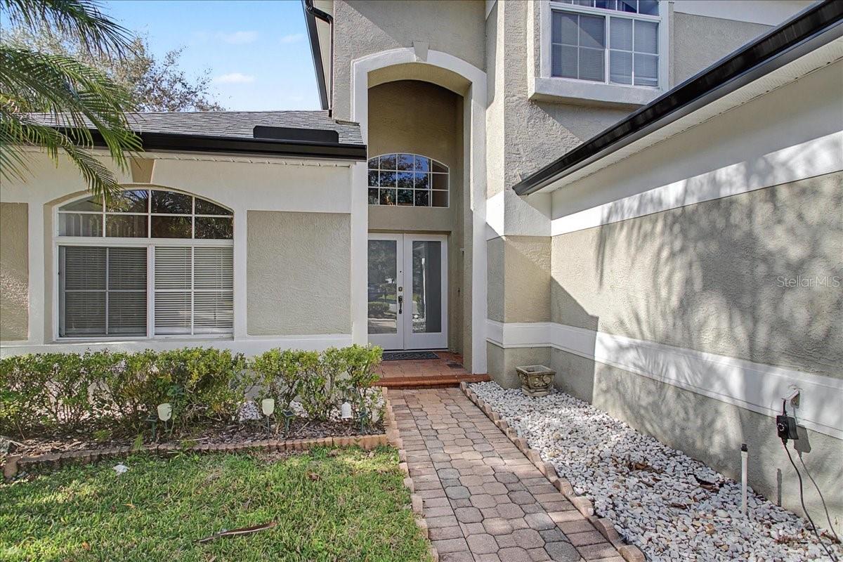 Listing photo id 3 for 16204 Hampton Trace Court