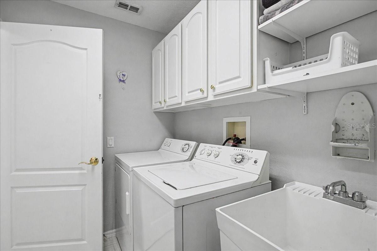 Listing photo id 50 for 16204 Hampton Trace Court