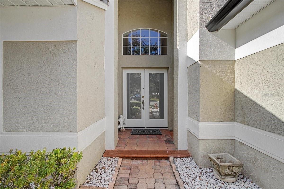 Listing photo id 4 for 16204 Hampton Trace Court