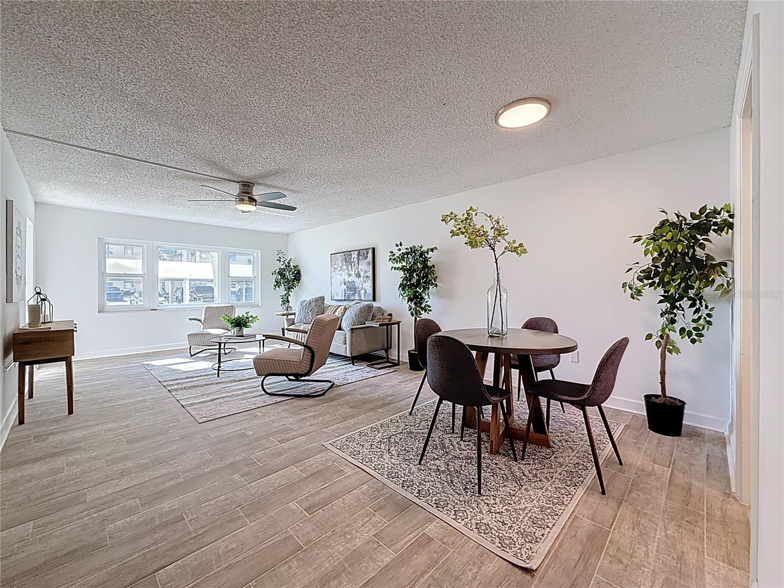 Image 11 of 42 For 4550 Cove Circle 106