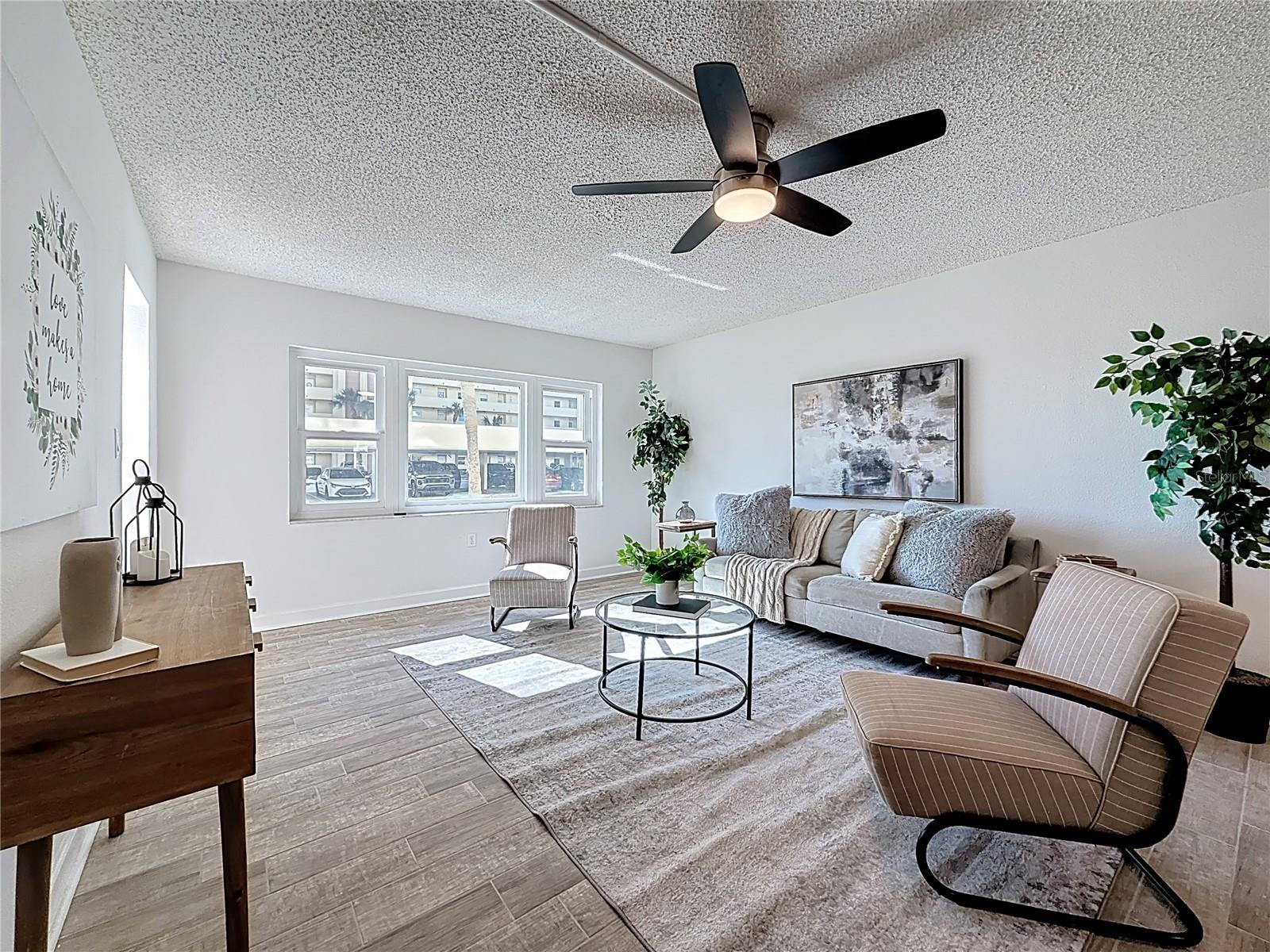 Image 13 of 42 For 4550 Cove Circle 106